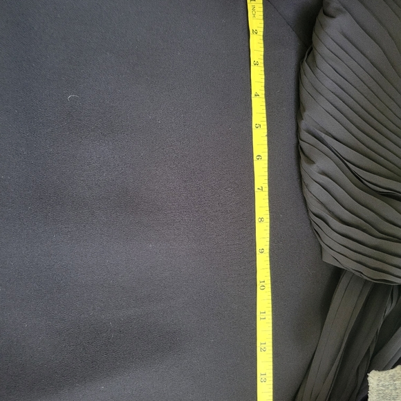 Sophisticated sexy black cocktail dress - Picture 6 of 6